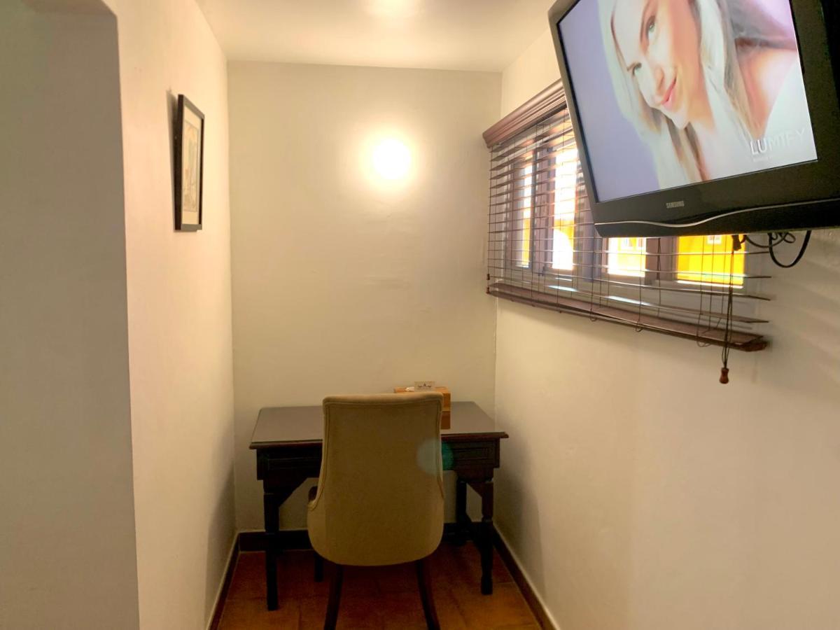 Altamont West Hotel 몬테고 베이 외부 사진
