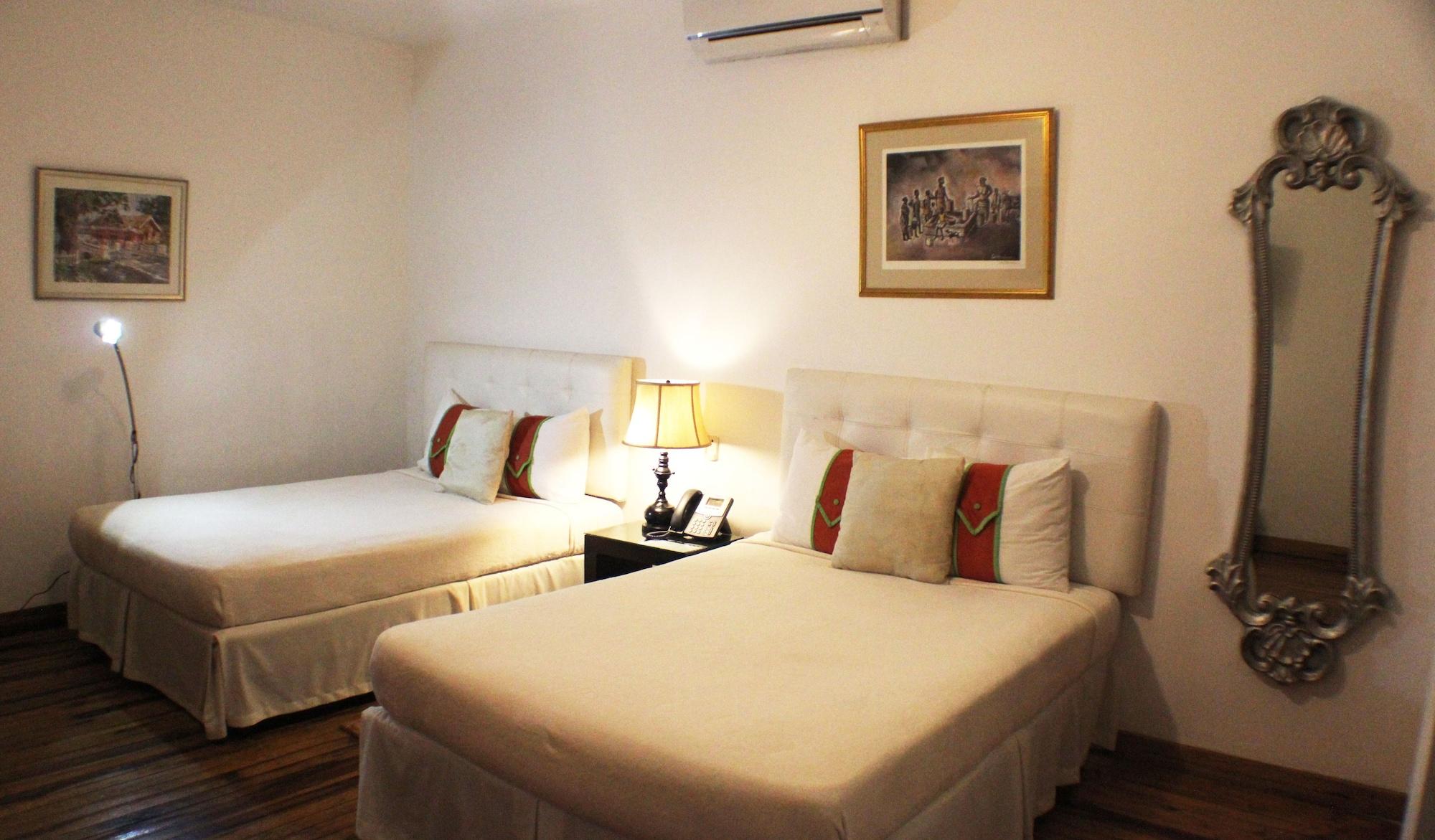 Altamont West Hotel 몬테고 베이 외부 사진
