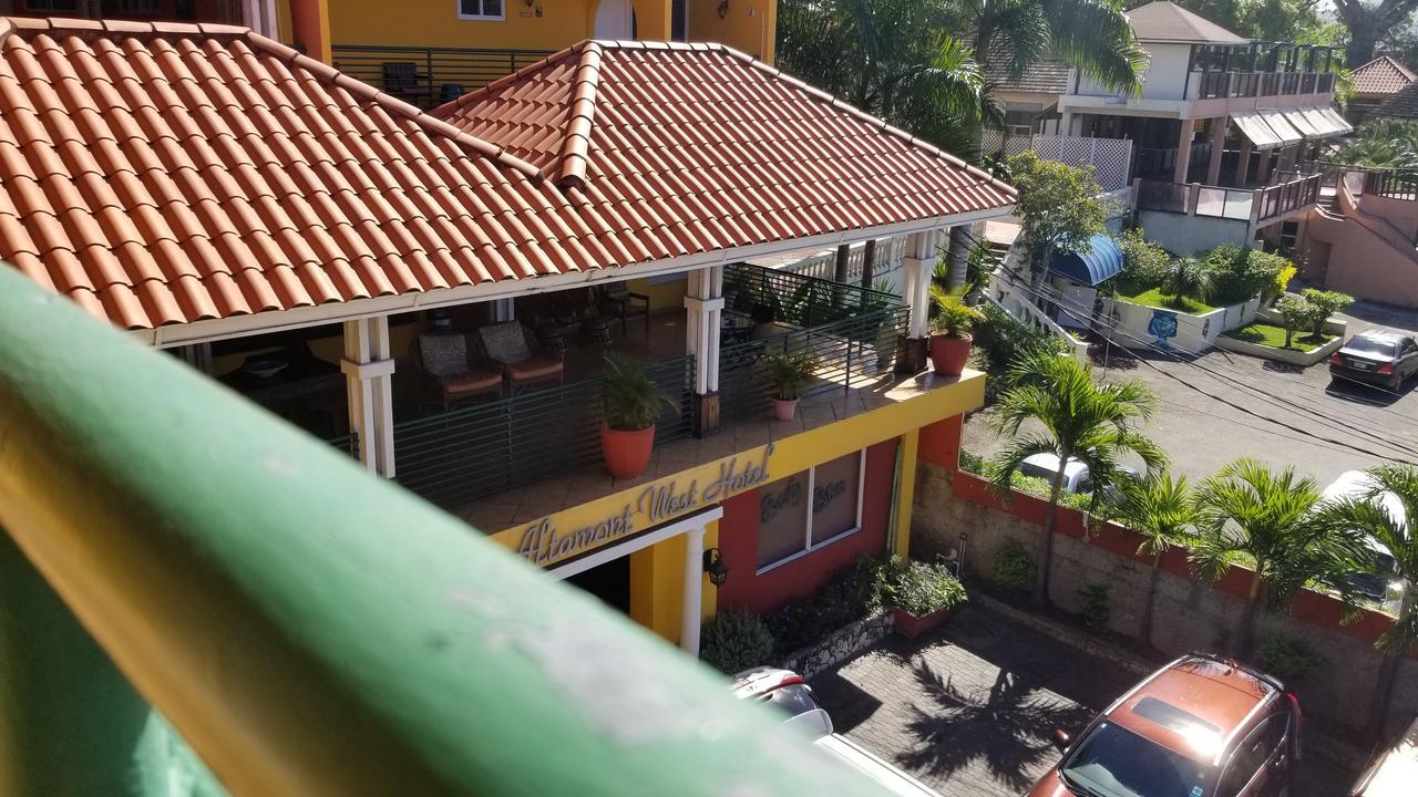 Altamont West Hotel 몬테고 베이 외부 사진